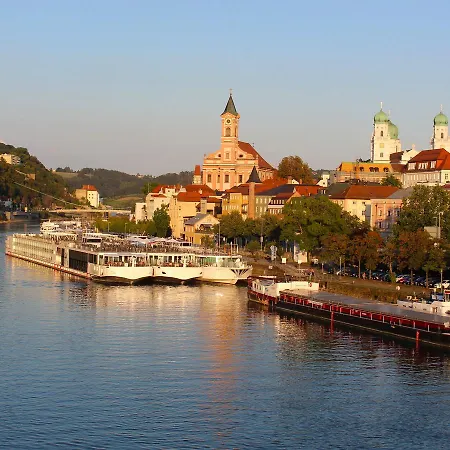 Διαμέρισμα Gorgeous In Near River *