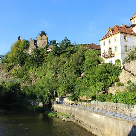 Gorgeous In Near River Πασάου