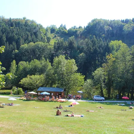 Gorgeous In Near River * Πασάου